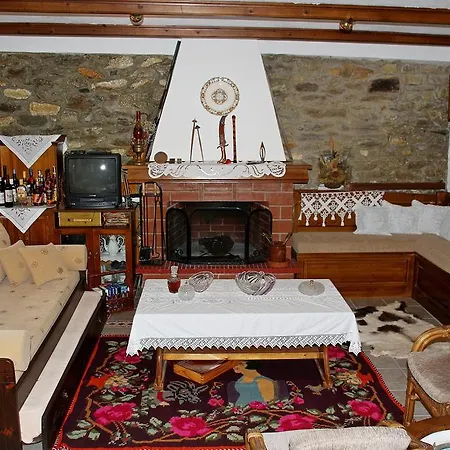 Katoikia Me Ta Pitharia Prinos (Thasos)