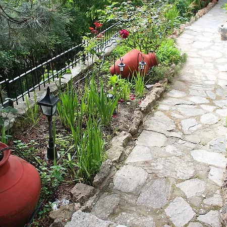 Holiday home Katoikia Me Ta Pitharia *