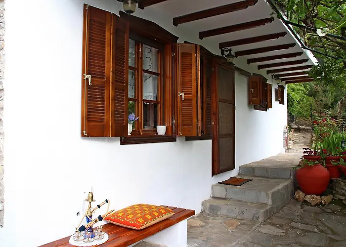 بيت للعطل Katoikia Me Ta Pitharia