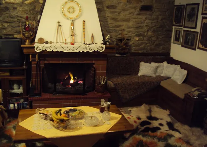 بيت للعطل Katoikia Me Ta Pitharia *